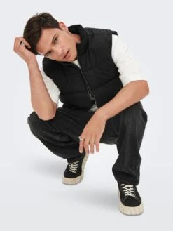 Only & Sons Bodywarmers Bodywarmer Melvin Heren Zwart -Jack & Jones Winkel f47a206a35c6db428e82bfd0b0e1fe88